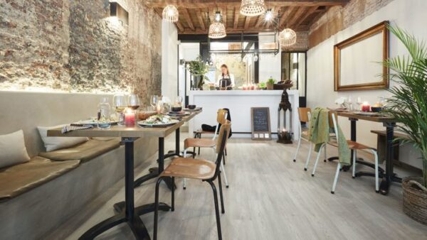 Vinyl-Planks_Pure_Classic-Oak-Light-Natural_RSH_737x415 Vinyl-Planks_Pure_Classic-Oak-Light-Natural_RSH_737x415